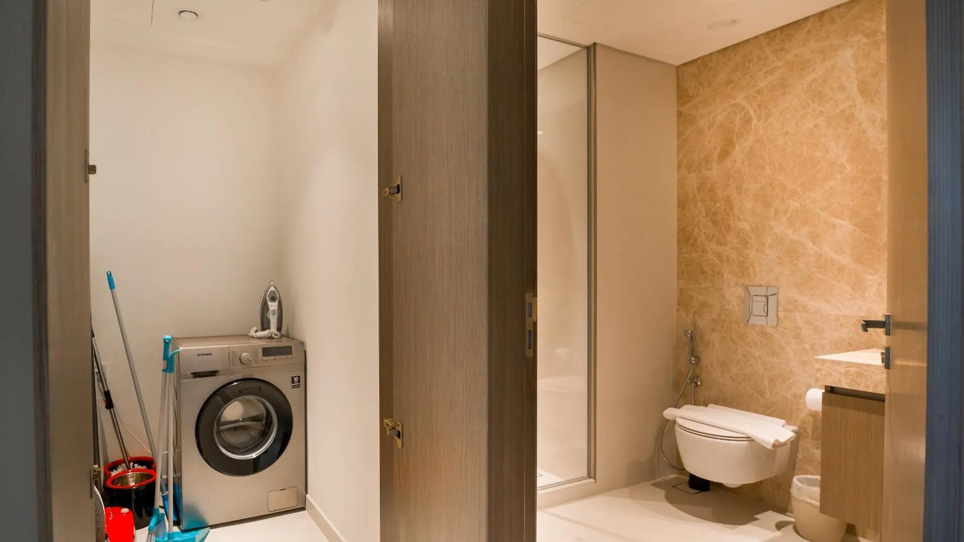 Easygo- Luxury 1Bdr With Beach Access- Emaar Beach Front Dubai Apartment